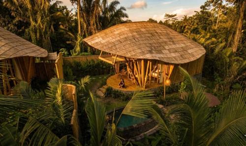 Selat Villa | Phoenix Bamboo House by Ecobreeze