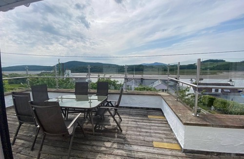 Kippford Cottage | Phoenix Cottage - a house that sleeps 8 guests in 3 bedrooms