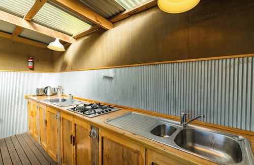 Collingwood Cabin | Pi Honi Cabin - Ao Marama Retreat - Stunning Bush setting and Ocean Views