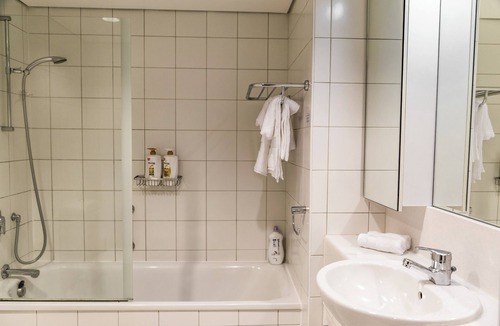 Takapuna Apartment | Picture Perfect Apartment with beautiful views in Central Takapuna