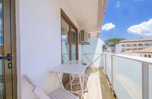 Puerto de Pollensa Apartment | Pine Walk adjacent, 3rd floor apartment (with lift)WIFI beach 2 min great views.