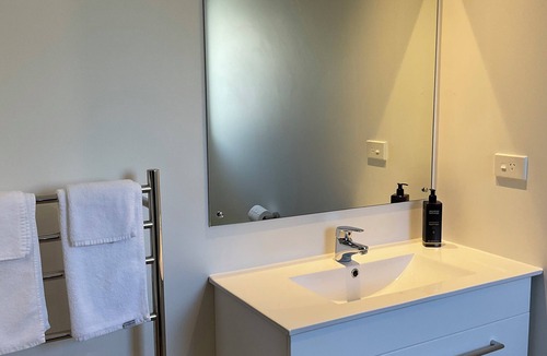 Collingwood Hotel | Pioneer Motel
