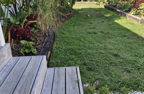 Papamoa Beach House | Pipis' Beach House, Papamoa beach, 5 minute walk to the sea. Pet friendly.