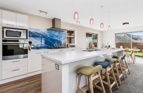 Cromwell Cottage | Pisa View Paradise - Cromwell Holiday Home