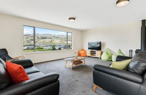 Cromwell House | Pisa View Paradise - Cromwell Holiday Home