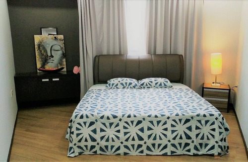 Petaling Jaya Apartment | PJ8 Service Suite Near Train Station Pool View