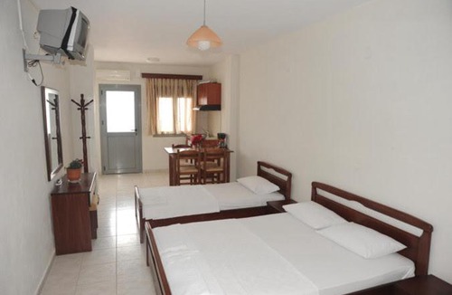Loutsa Apartment | Platis-Gialos apartments