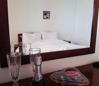 Loutsa Apartment | Platis-Gialos apartments
