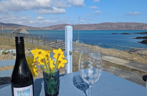 Eriskay Ski Chalet | Pod Beag beside the sea, Isle of Eriskay
