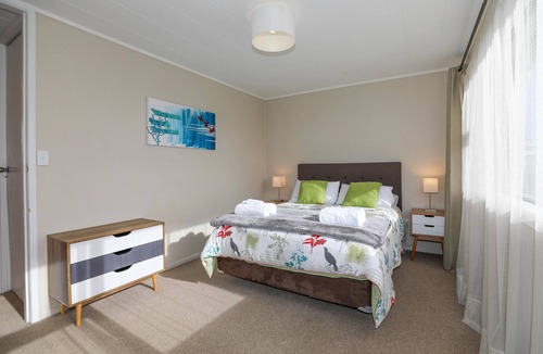 Owhata House | Poet's Corner - 3 Bedrooms | 1 Bathroom in Poet's Corner