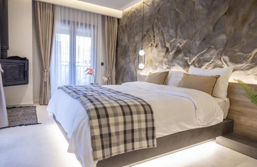 Kalambaka Apartment | Polyzos Luxury Suites Meteora #3 - Adults Friendly