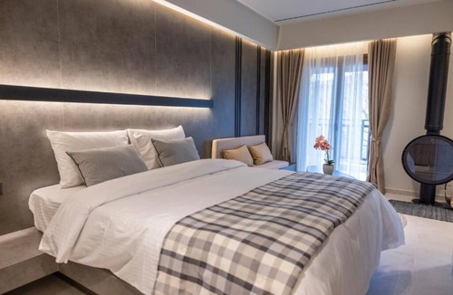 Kalambaka Apartment | Polyzos Luxury Suites Meteora #1 - Adults Friendly