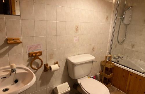 Biggar House | Pond Cottage