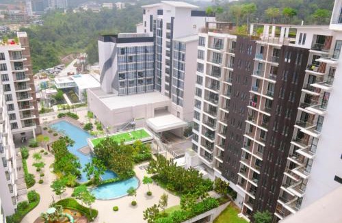 Genting Highlands Apartment | Pool View Family Suite 2bedrooms Free Wifi 8pax Midhill Genting Highlands