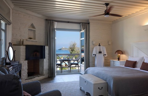 Korissia Hotel | Porto Kea Suites
