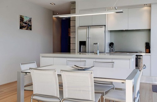 Freemans Bay House | Premium Abode with Plunge Pool steps to Ponsonby