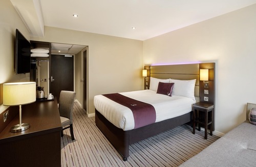 Glenisla Hotel | Premier Inn Dundee North