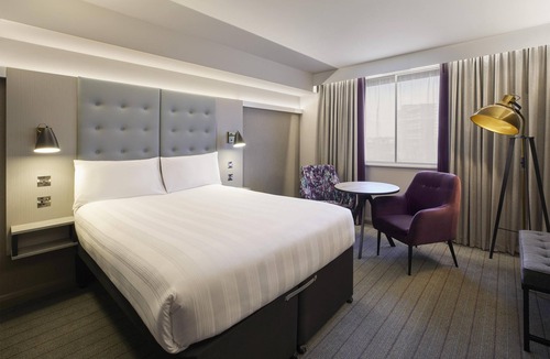 Glenisla Hotel | Premier Inn Dundee West