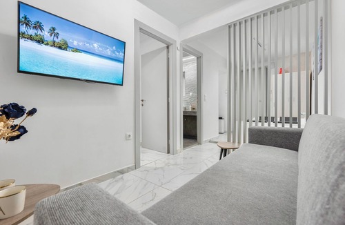 Thessaloniki City Centre Villa | Premium Jacuzzi Suite at the City Center