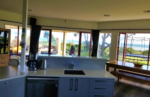 Ohope House | Private Absolute Beachfront 4 Bedroom House