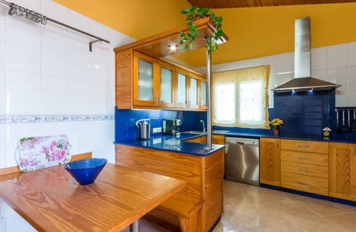 Santandria Ski Chalet | PRIVATE VILLA WITH POOL VALLADA.No for rent to under 25 years old for S.Joan