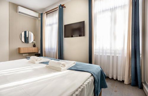 Galata Apartment | Private Lift, Indoor Terrace with Bosphorous view 185sqm at Galata
