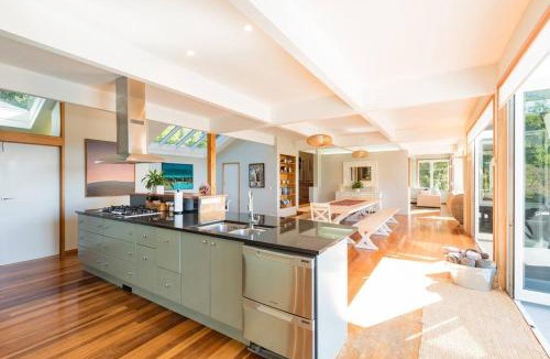 Paihia Villa | Private Luxury in Paihia - with Heated Pool!