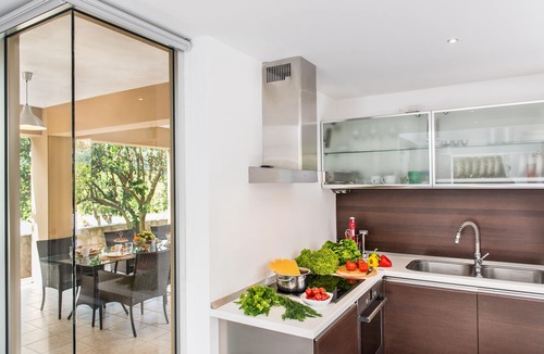 Agia Villa | Private Pool ★ Lux Villa ★ Jacuzzi & Gym ★ 3 Bedrooms