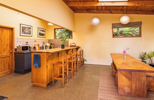 Collingwood Cabin | Private retreat for groups in stunning native bush with sea views.