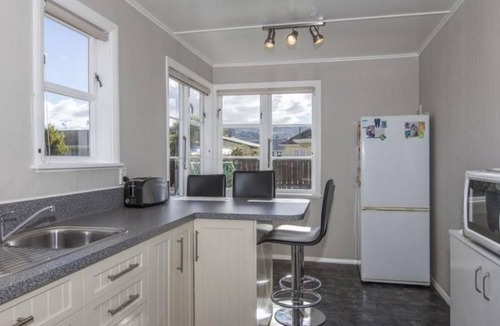 Lower Hutt Resort | Private room ∙ 1 guest