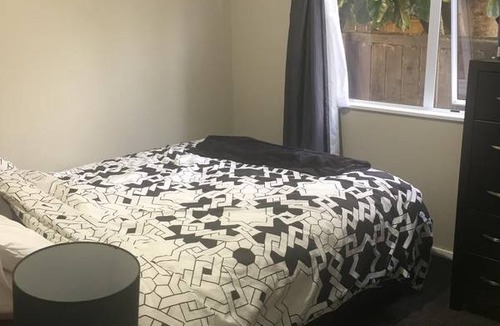 Manurewa Resort | Private room ∙ 1 guest