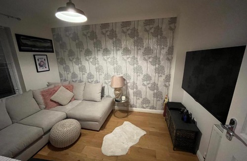 Aberdeen House | Private room in residential house
