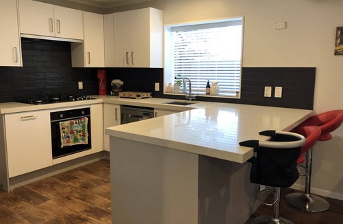 Mangere Bridge Resort | Private room ∙ 1 guest