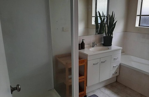 Mangere Bridge Resort | Private room ∙ 1 guest