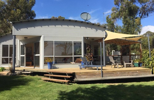 Binalong Bay Apartment | Private, sunny, waterfront retreat - Bay of Fires