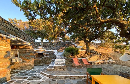 Kea House | Private vacation stone house offers peace and contact with nature.