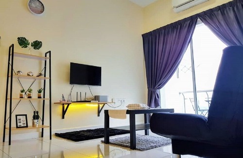 Bandar Puchong Jaya Apartment | Puchong Skypod 10 Pax IOI Mall Cozy Apartment
