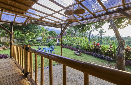 Sukasada House | Pure nature between waterfalls and rice fields
