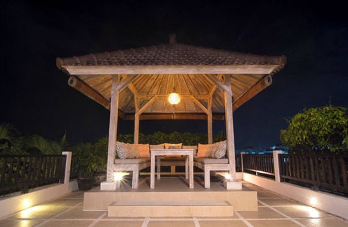 Batu Bolong Villa | Puri Temple; fully serviced 3 Bedroom Villa, central Canggu, close to the beach.
