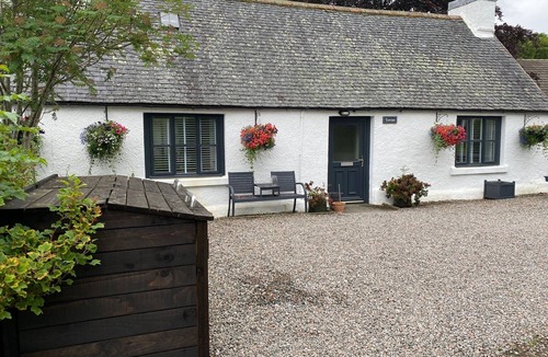Drumnadrochit Cottage | Quaint Traditional Cottage With Modern Interior, Drumnadrochit, Loch Ness