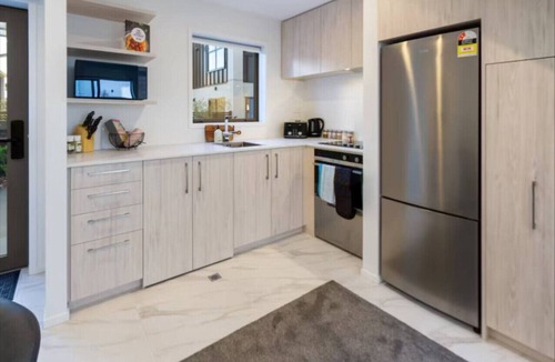 Upper Riccarton House | Quiet 2BR Home on Mohua Lane