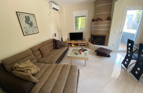 Paralias Apartment | Quiet, Fully equipped apartment in Artemis
