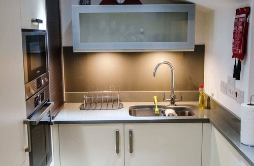 Marchmont Apartment | Quiet Ground Floor Mews Flat and Parking