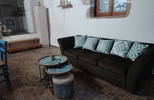 Embrosneros House | QUIET HOUSE WITH POOL IN A PRETTY VILLAGE 30 KM FROM LA CANEE