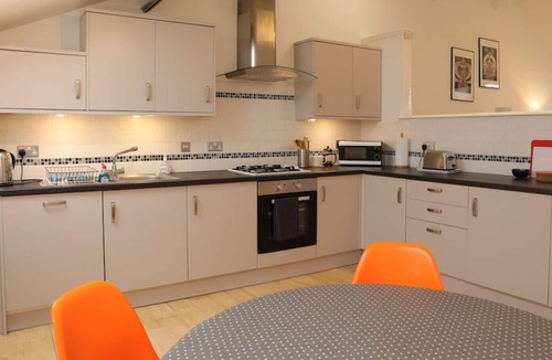 City Centre Glasgow House | Quiet townhouse with private entrance and parking in city centre