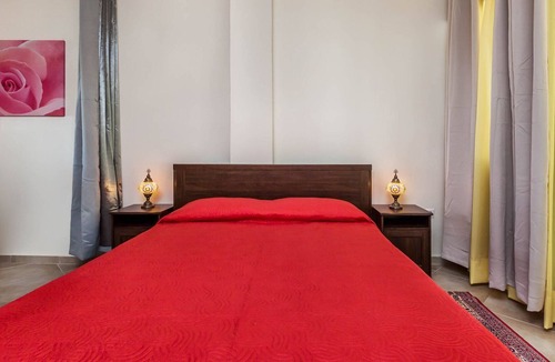 Keratsini-Drapetsona Villa | R 1203 Aspen Villas- Suite with Mountain View, Sea View & Garden View.