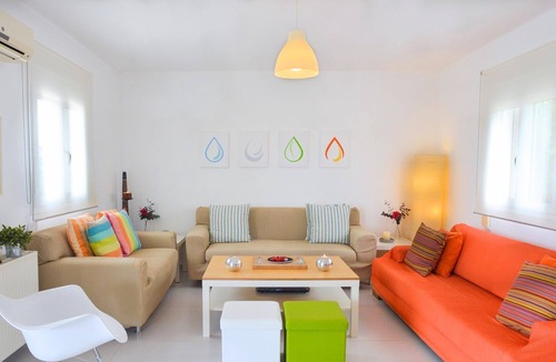 Dramia Villa | R 193 Spacious 5 bedroom Mansion with Private Bathrooms with Heated Swimming Pool