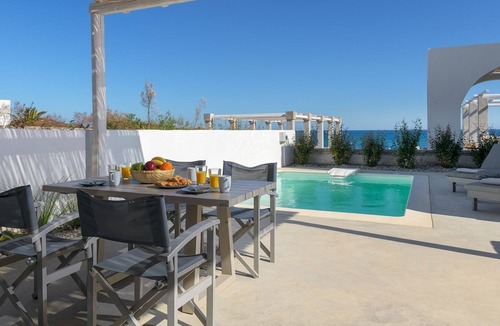 Lahania Villa | R 3103 Villa Femke With Flat Screen TV Indoor Jacuzzi & Private Terrace