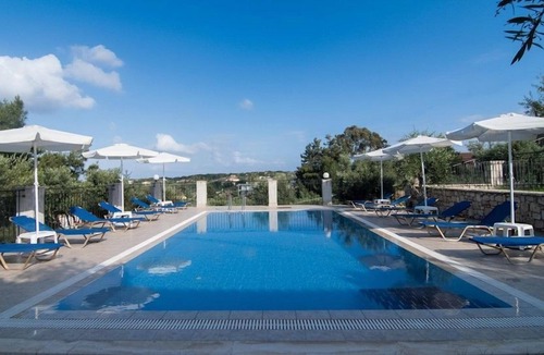 Ano Vasilikos Villa | R 498 Two Bedroom Apartment - First Floor