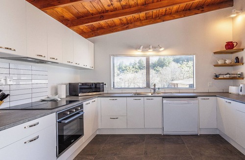 Raurimu House | Railside Chalet - Raurimu Holiday Home